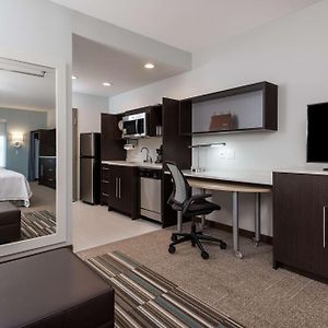 Queen Studio